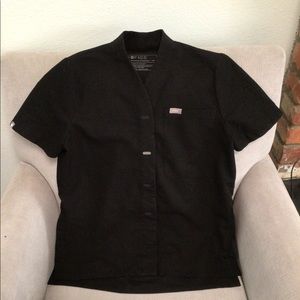 FIGS black Suswe scrub top XS